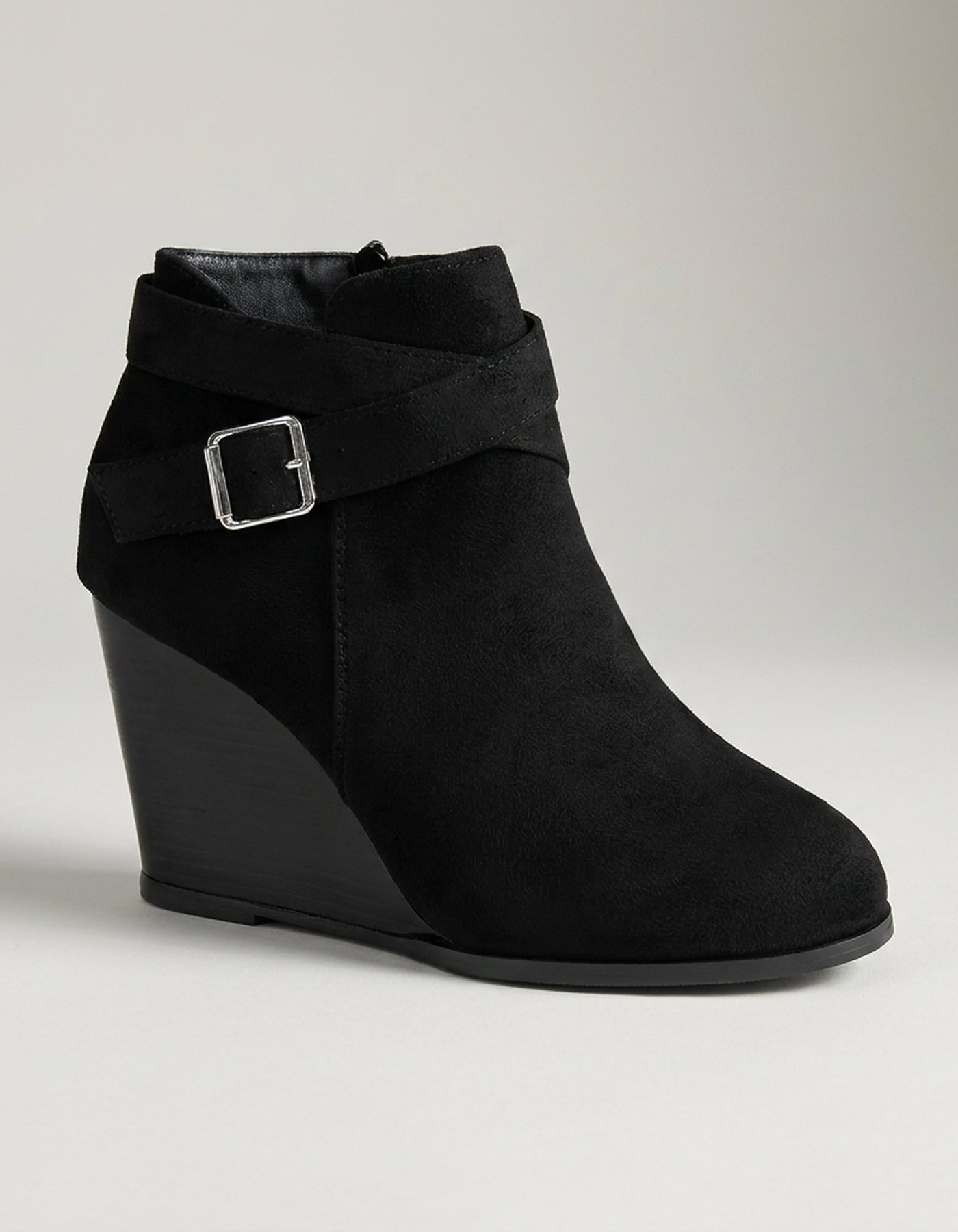 PLUXSTYLE::numise::buckle-detail-block-heel-ankle-boots::closeup-hero