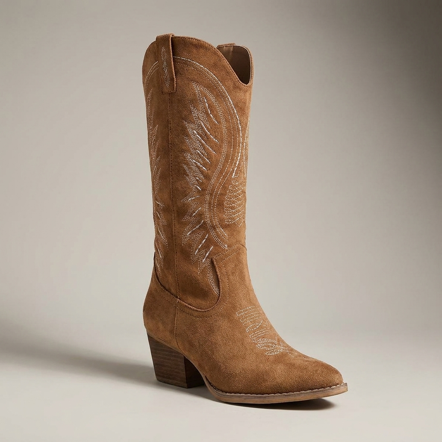 PLUXSTYLE::numise::alice-day-to-night-boots::closeup-hero