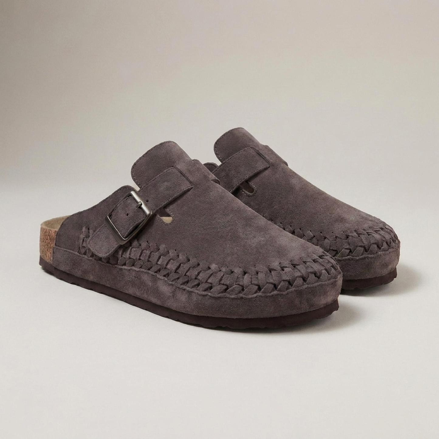 PLUXSTYLE::numise::aurelio-dark-brown-clogs::closeup-detail
