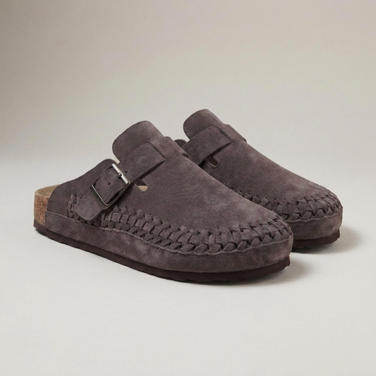 PLUXSTYLE::numise::aurelio-dark-brown-clogs::closeup-detail