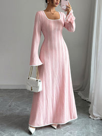 PLUXSTYLE::numise::square-neck-bodycon-maxi-dress::lifestyle-keep-1