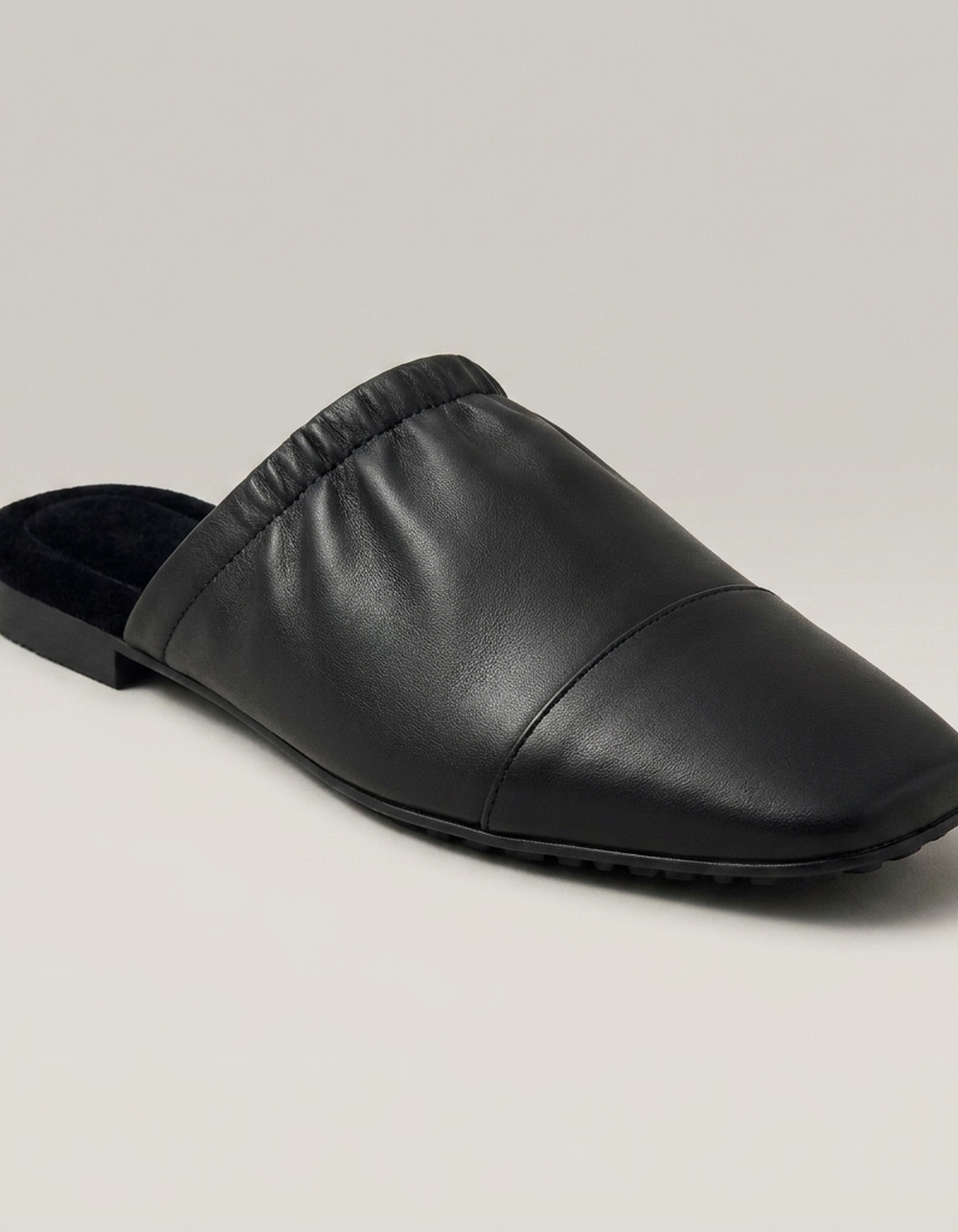 PLUXSTYLE::numise::womens-cap-toe-slip-on-mules::closeup-hero