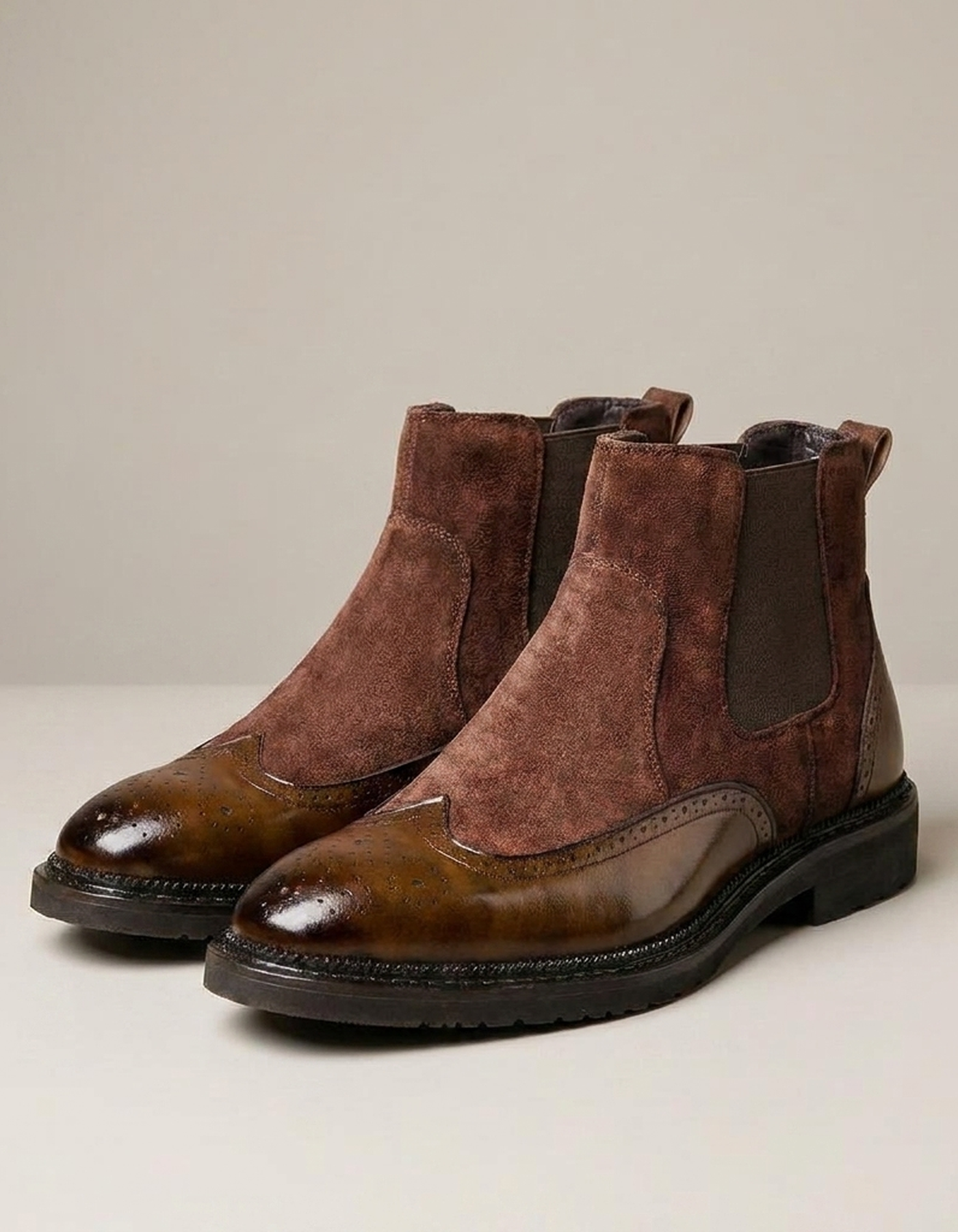 PLUXSTYLE::numise::alexander-heritage-ankle-boots::closeup-detail
