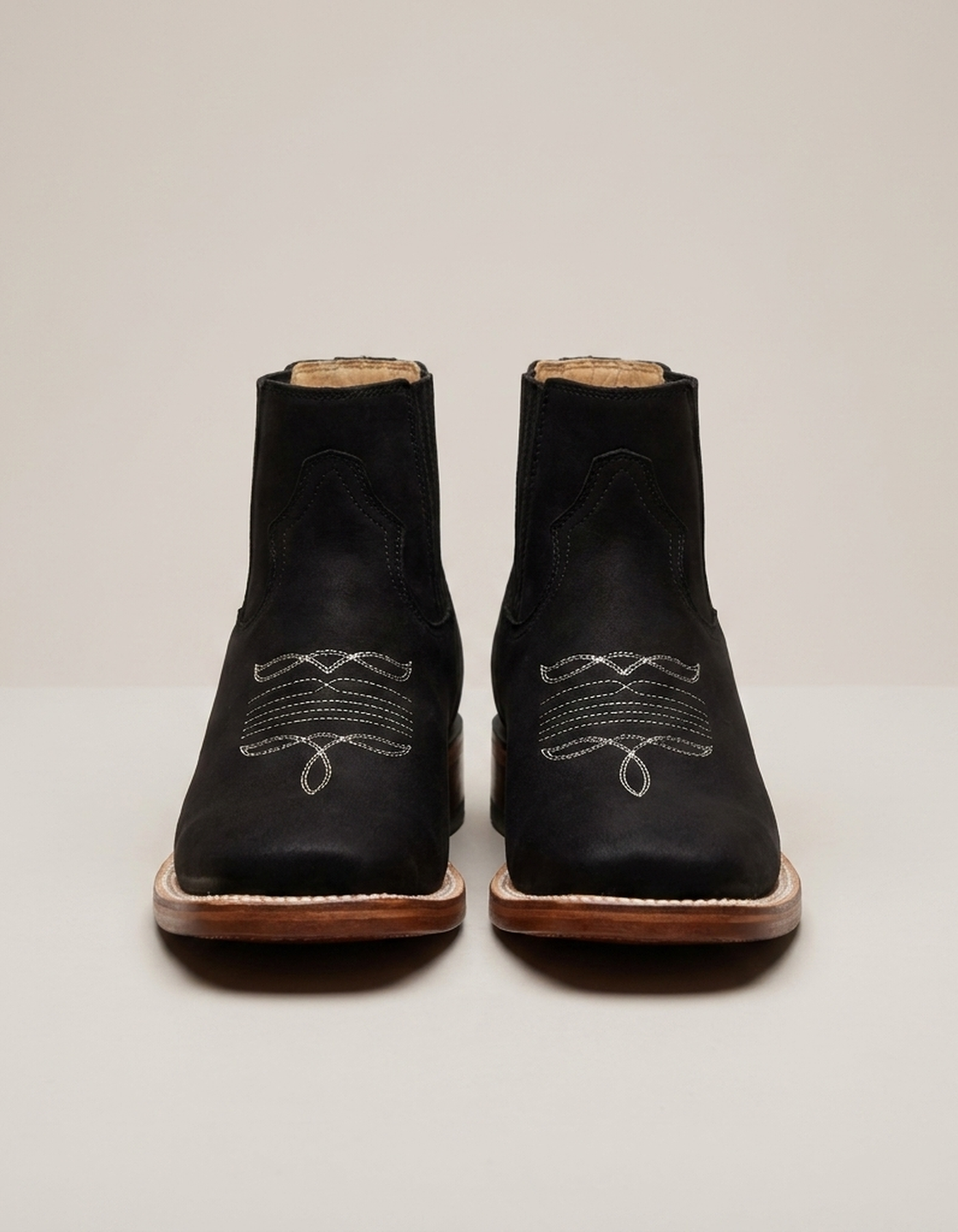 PLUXSTYLE::numise::mens-bulldog-boots-in-black::pack-black