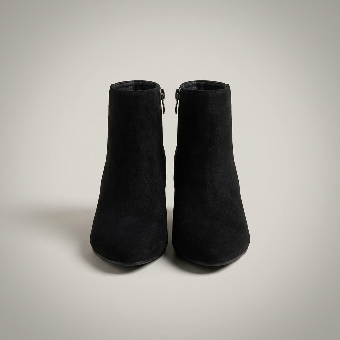 PLUXSTYLE::numise::pointed-toe-block-heel-ankle-boots::pack-black