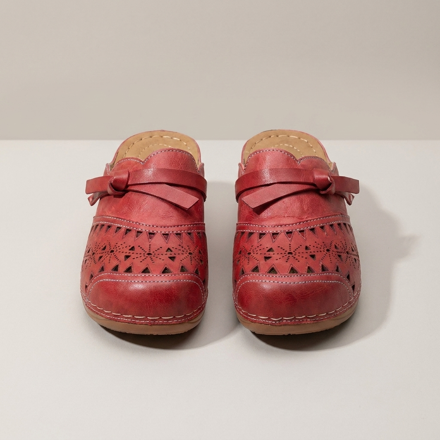 PLUXSTYLE::numise::womens-adjustable-everyday-clogs::pack-red
