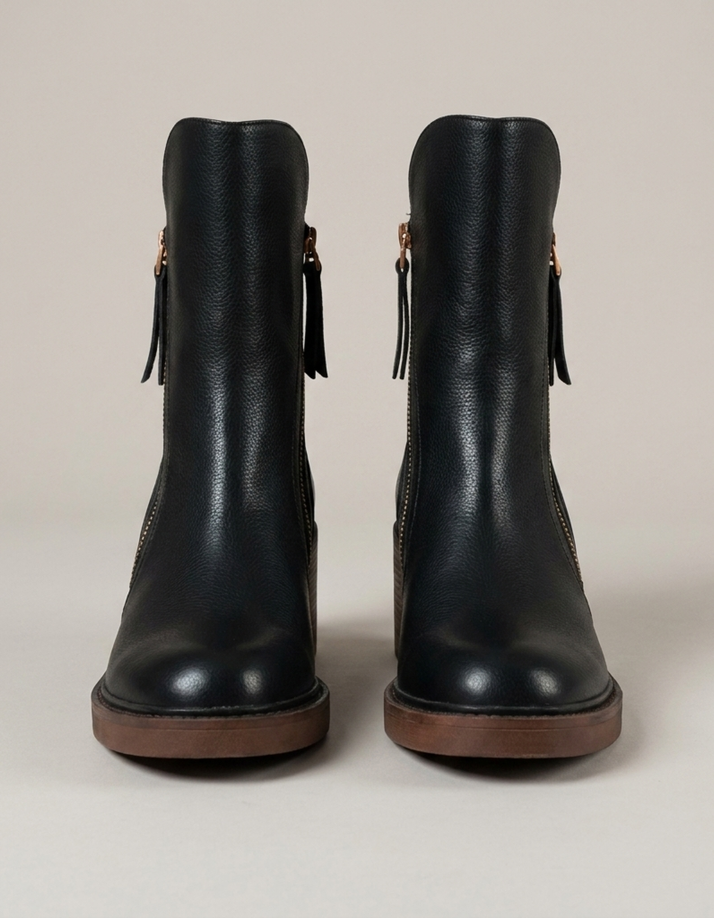 PLUXSTYLE::numise::refined-everyday-ankle-boots::pack-black