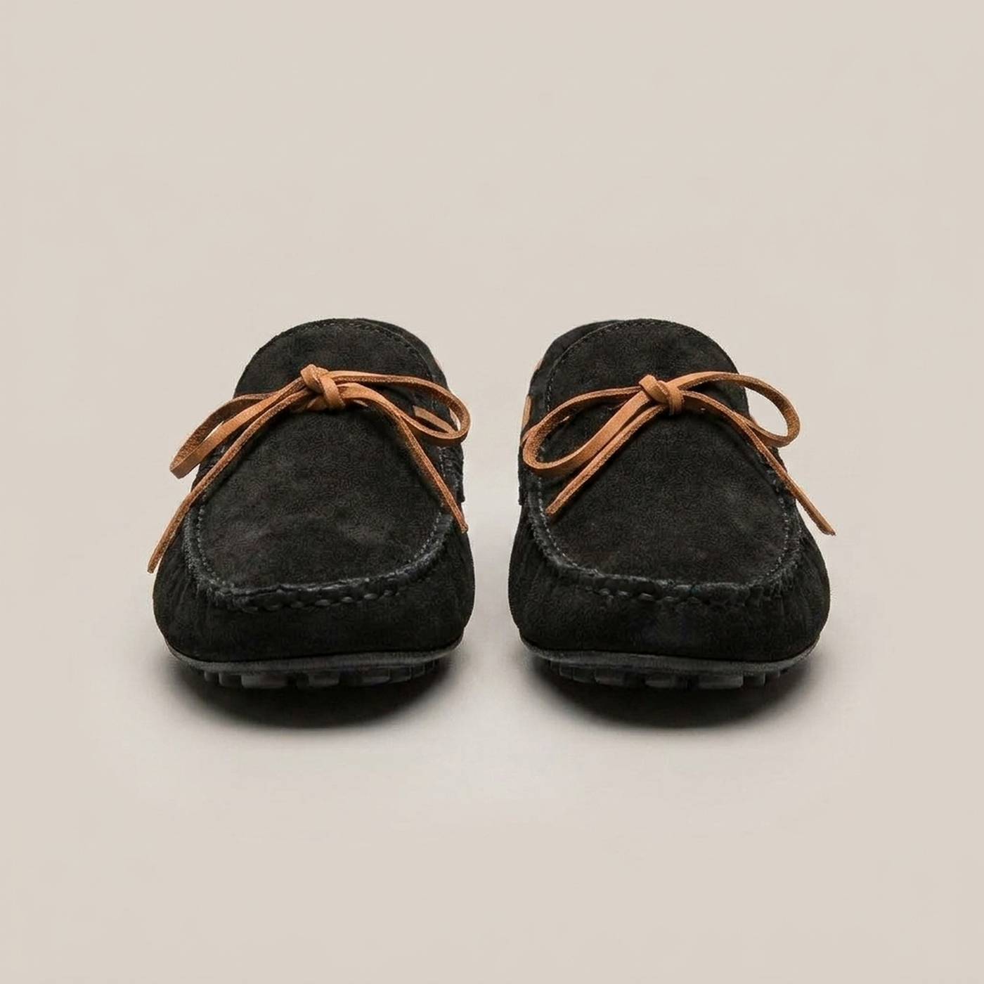 PLUXSTYLE::numise::mens-bow-lace-driving-loafers::pack-black