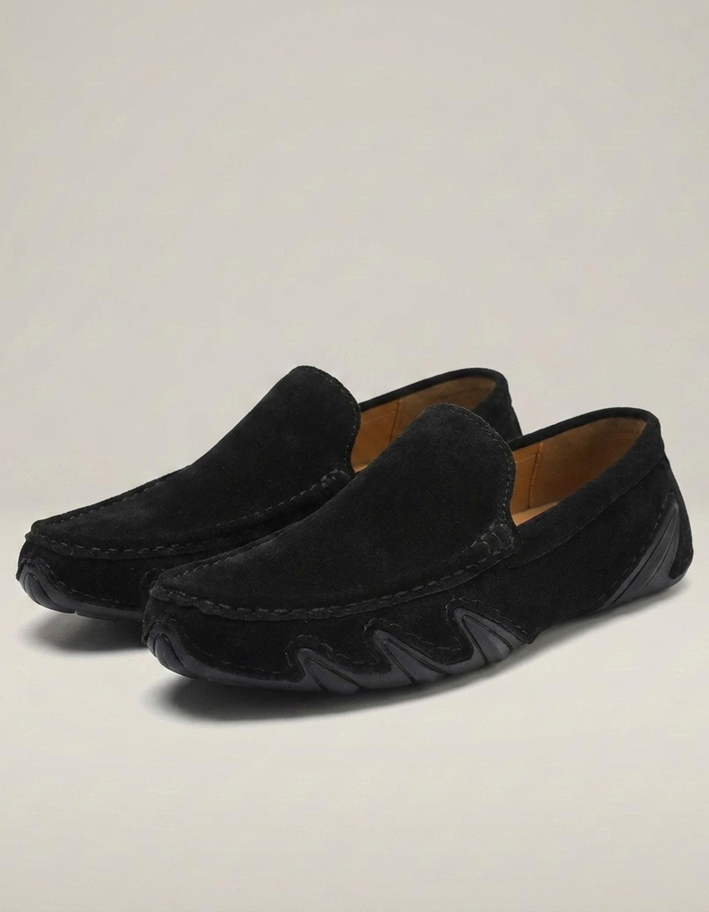 PLUXSTYLE::numise::urbanstep-wide-toe-loafers::closeup-detail