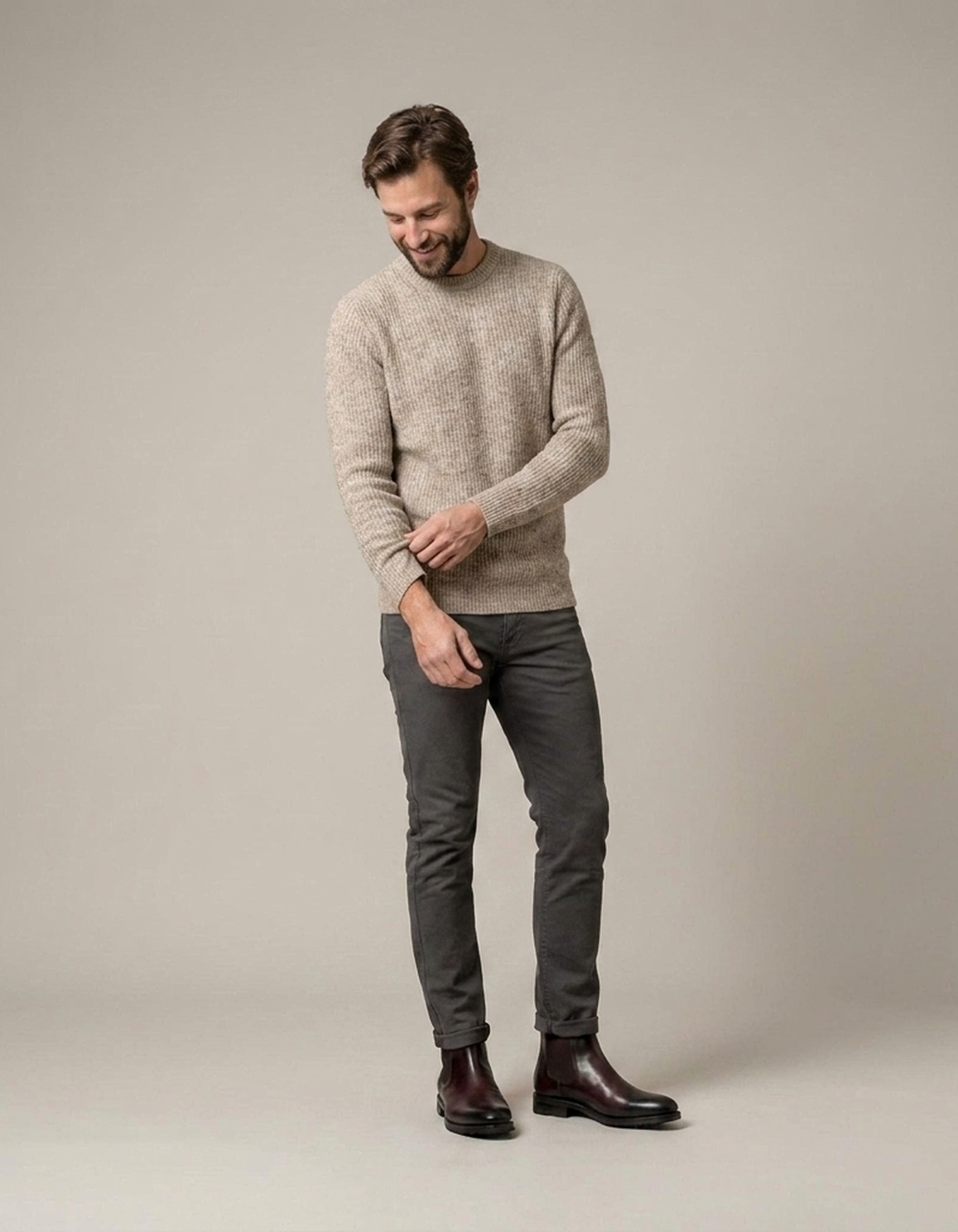 PLUXSTYLE::numise::burgundy-chelsea-boots-for-men::zoom-out
