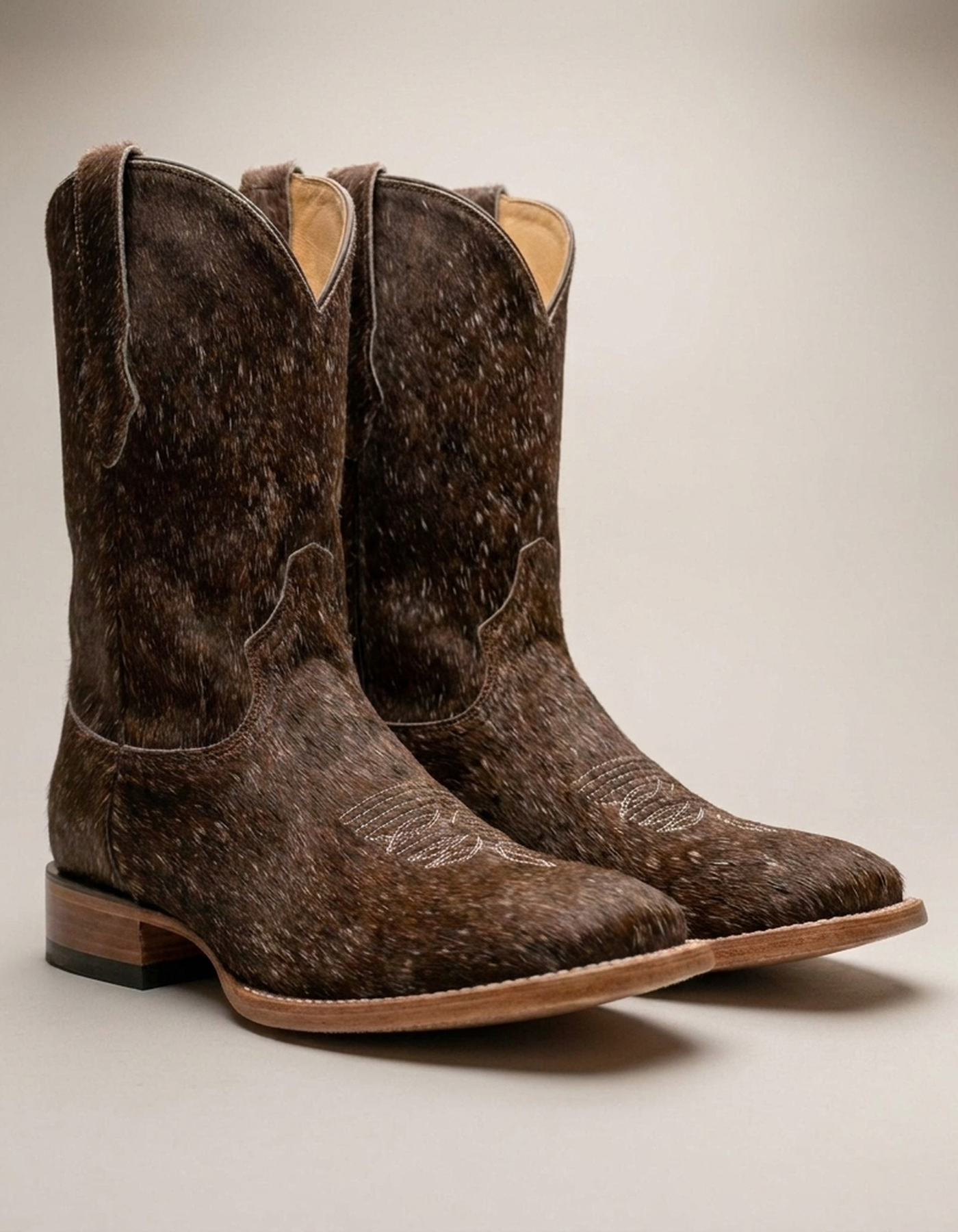 PLUXSTYLE::numise::mens-polished-brown-boots::closeup-detail
