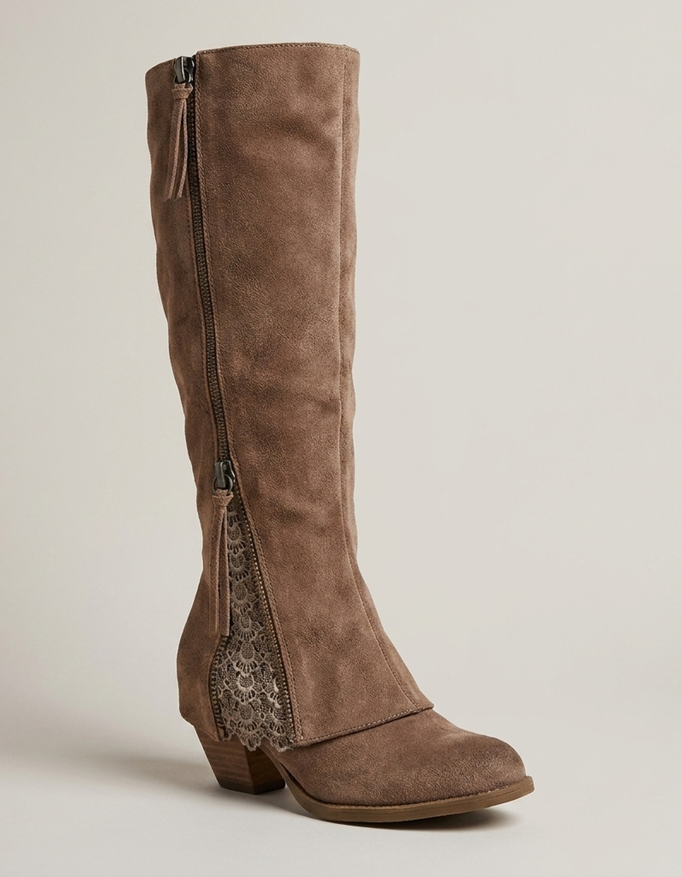 PLUXSTYLE::numise::everyday-knee-high-boots::closeup-hero
