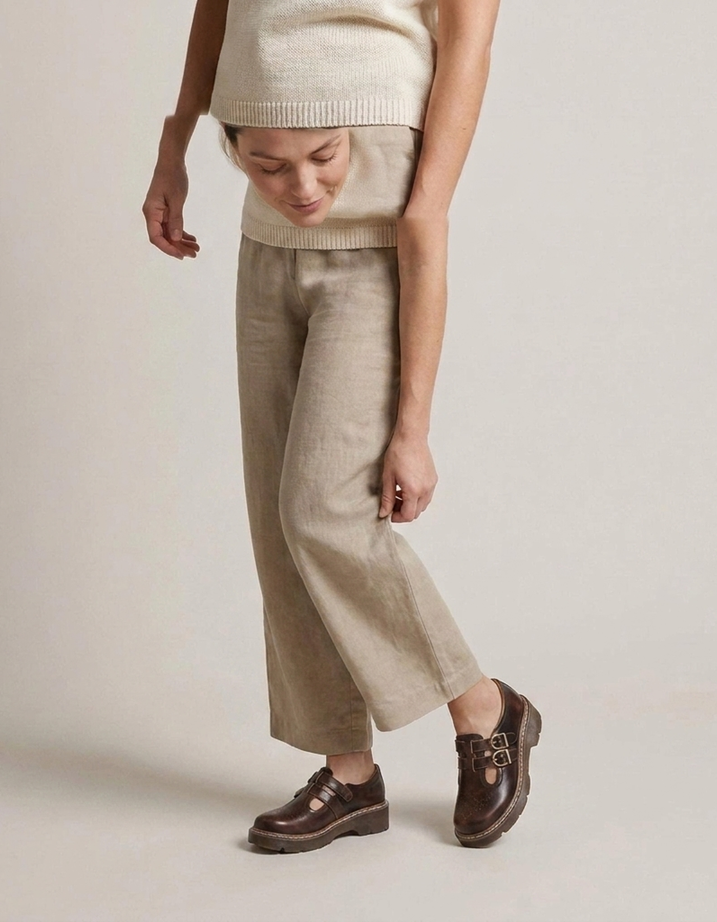 PLUXSTYLE::numise::vintage-t-bar-mary-jane-shoes::zoom-out