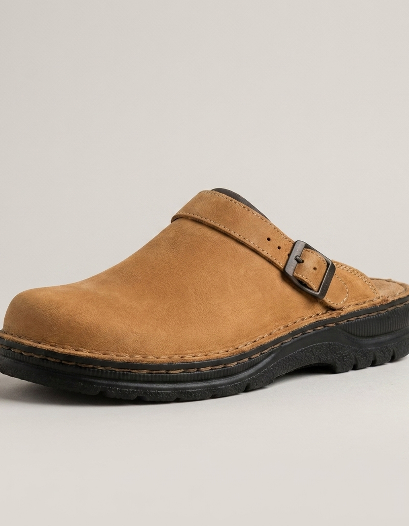 PLUXSTYLE::numise::womens-easy-slip-on-clogs::closeup-hero