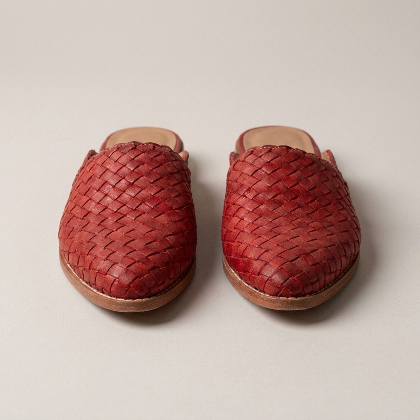 PLUXSTYLE::numise::womens-pointed-toe-woven-mules::pack-red