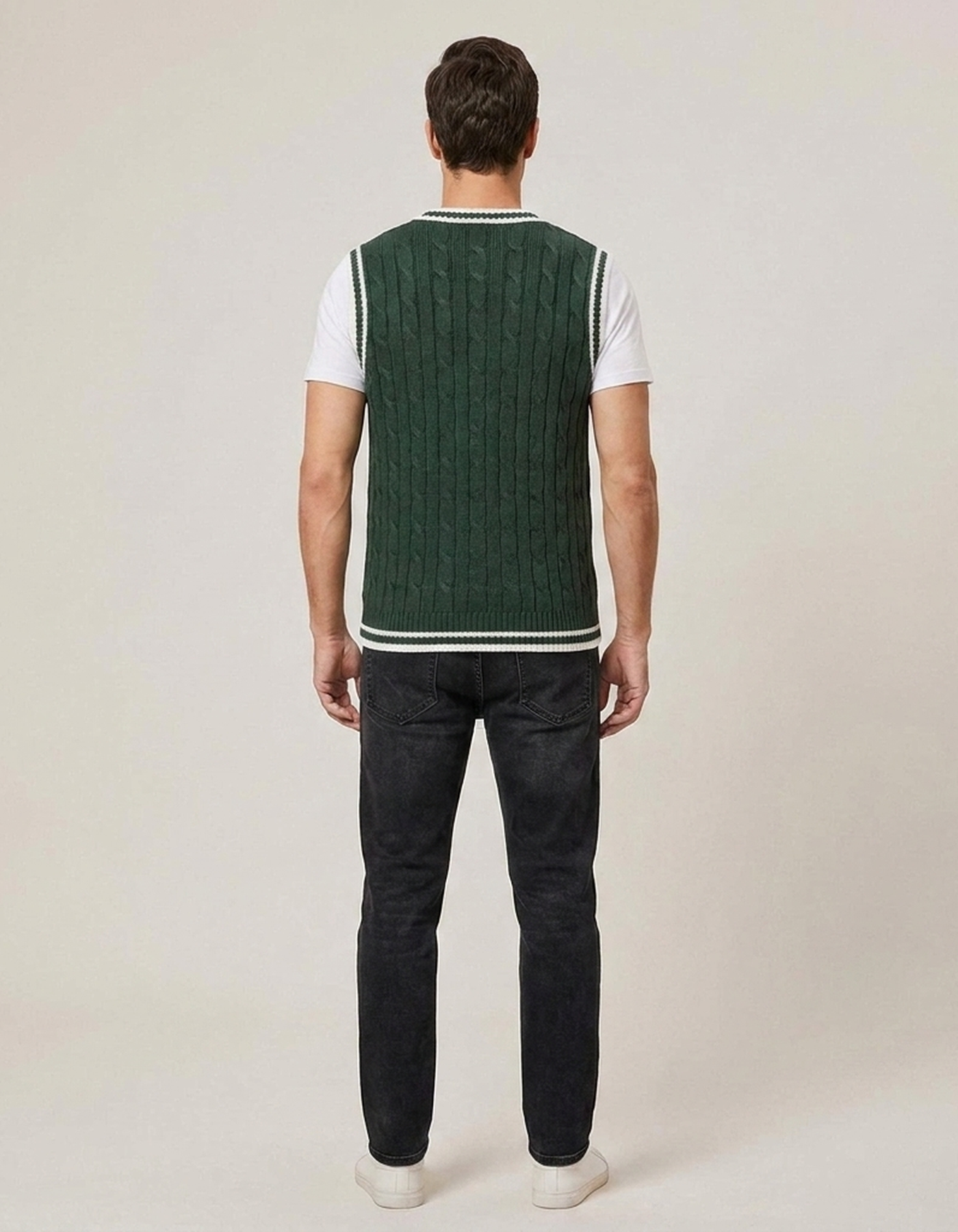 PLUXSTYLE::numise::cable-detail-v-neck-sweater-vest::back