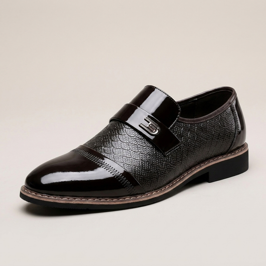 PLUXSTYLE::numise::beltran-pointed-toe-oxford-shoes::closeup-hero