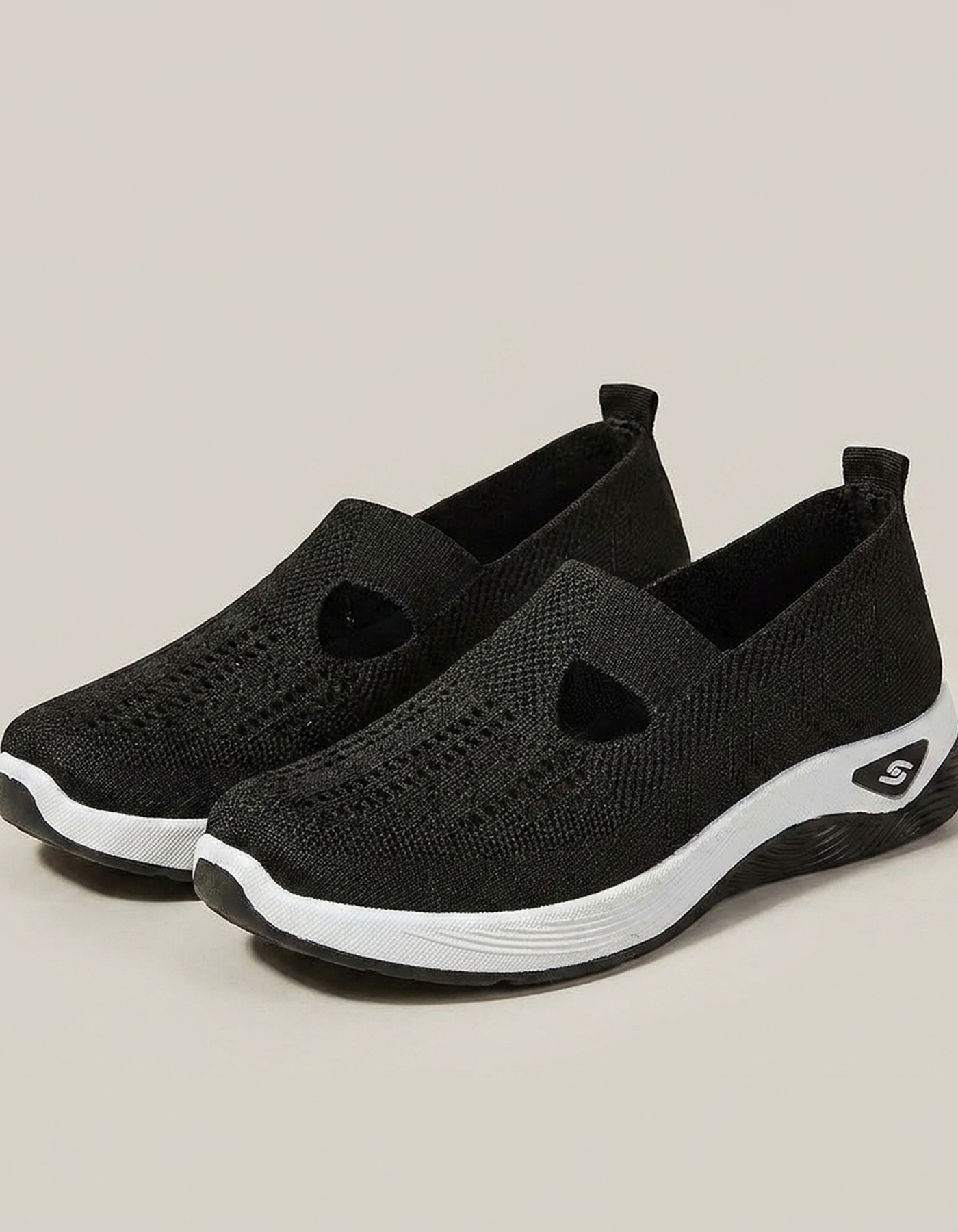 PLUXSTYLE::numise::daria-supportive-slip-on-shoes::pack-black