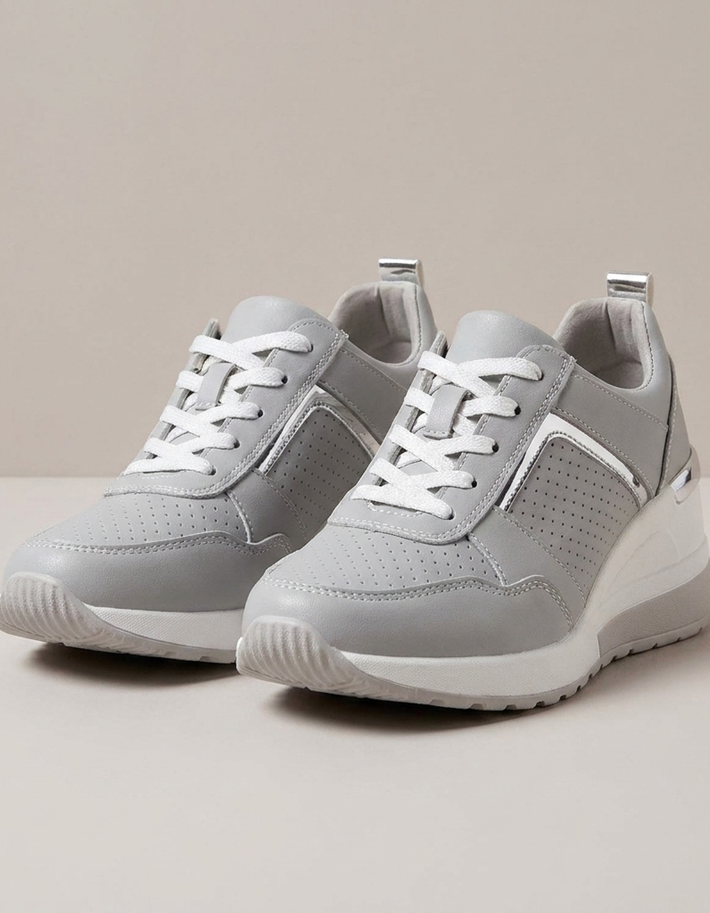 PLUXSTYLE::numise::manuela-structured-platform-sneakers::pack-grey