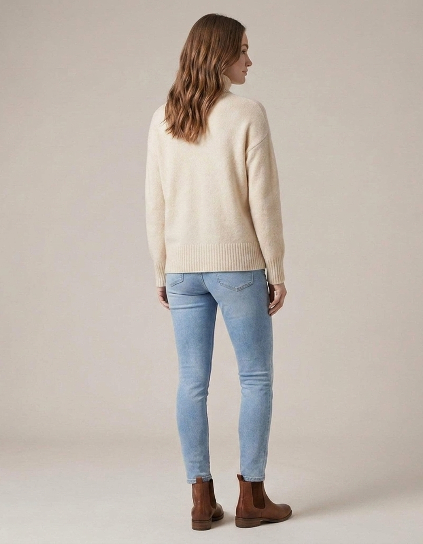 PLUXSTYLE::numise::averelle-oversized-turtleneck-sweater::back
