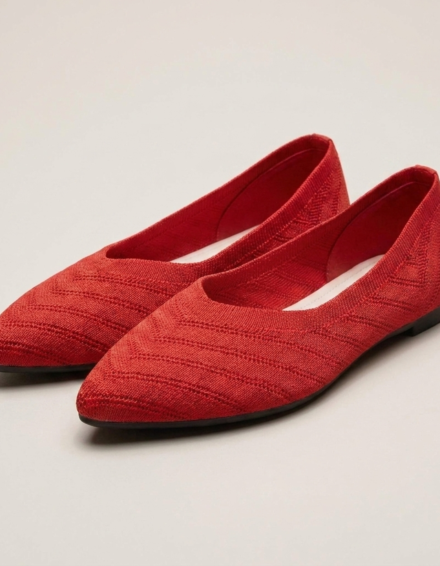 PLUXSTYLE::numise::womens-pointed-toe-ballet-footwear::closeup-detail