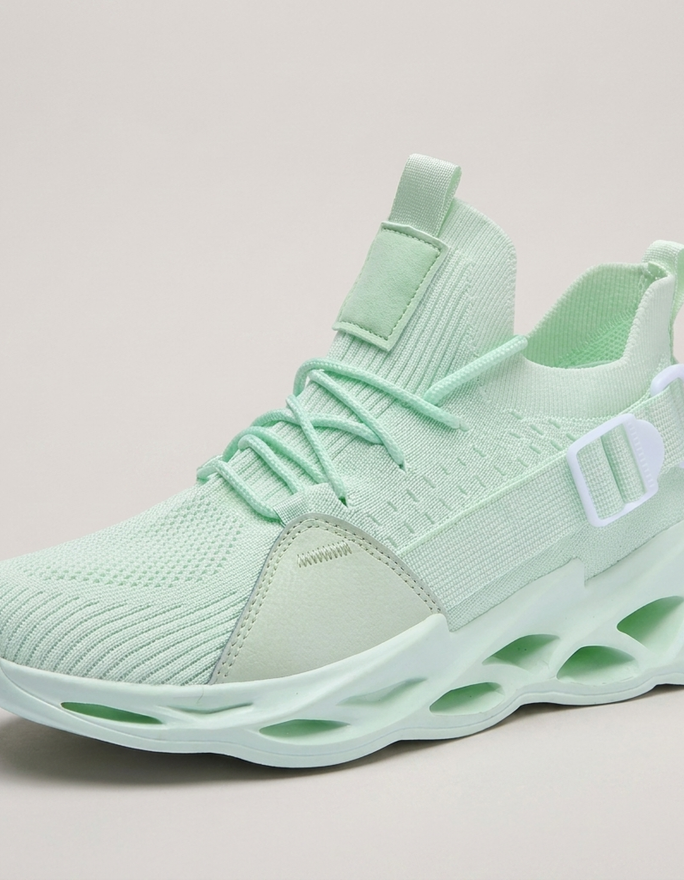 PLUXSTYLE::numise::mens-blade-sole-chunky-sneakers::closeup-hero