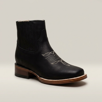 PLUXSTYLE::numise::mens-bulldog-boots-in-black::closeup-hero
