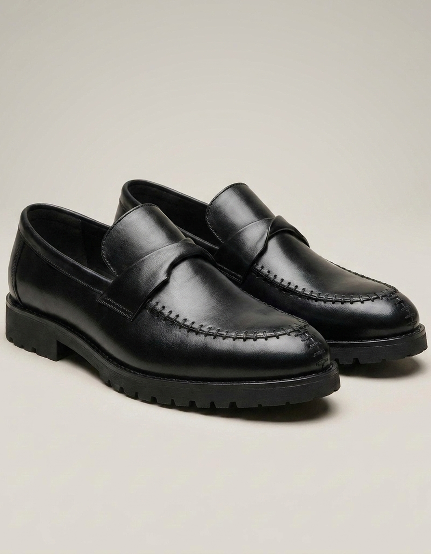 PLUXSTYLE::numise::rugged-penny-loafers::closeup-detail
