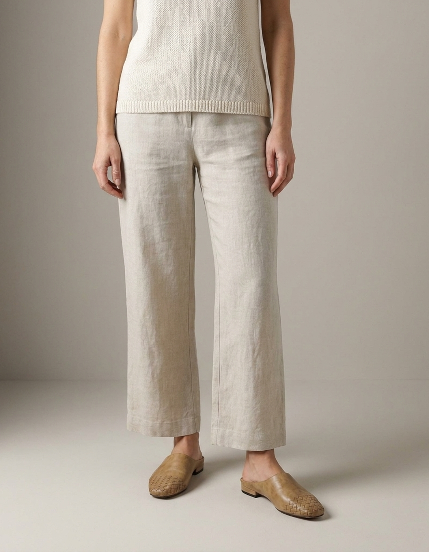 PLUXSTYLE::numise::clara-timeless-mule-footwear::zoom-out