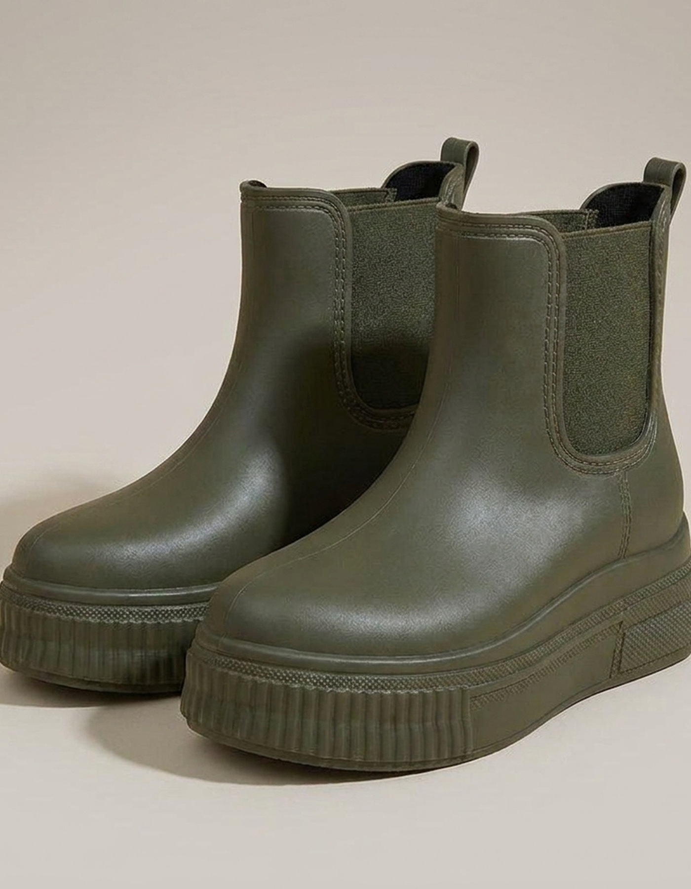 PLUXSTYLE::numise::olivia-platform-rain-boots::closeup-detail