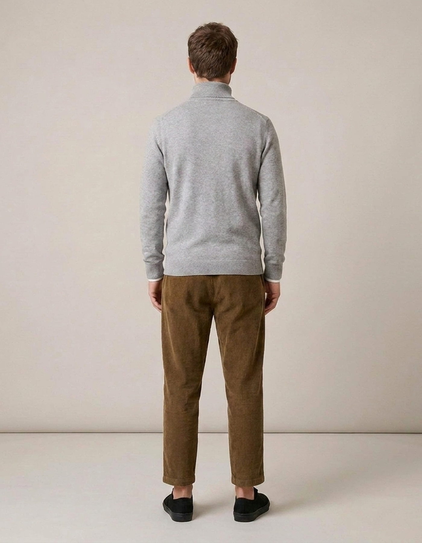 PLUXSTYLE::numise::alioth-tailored-turtleneck::back