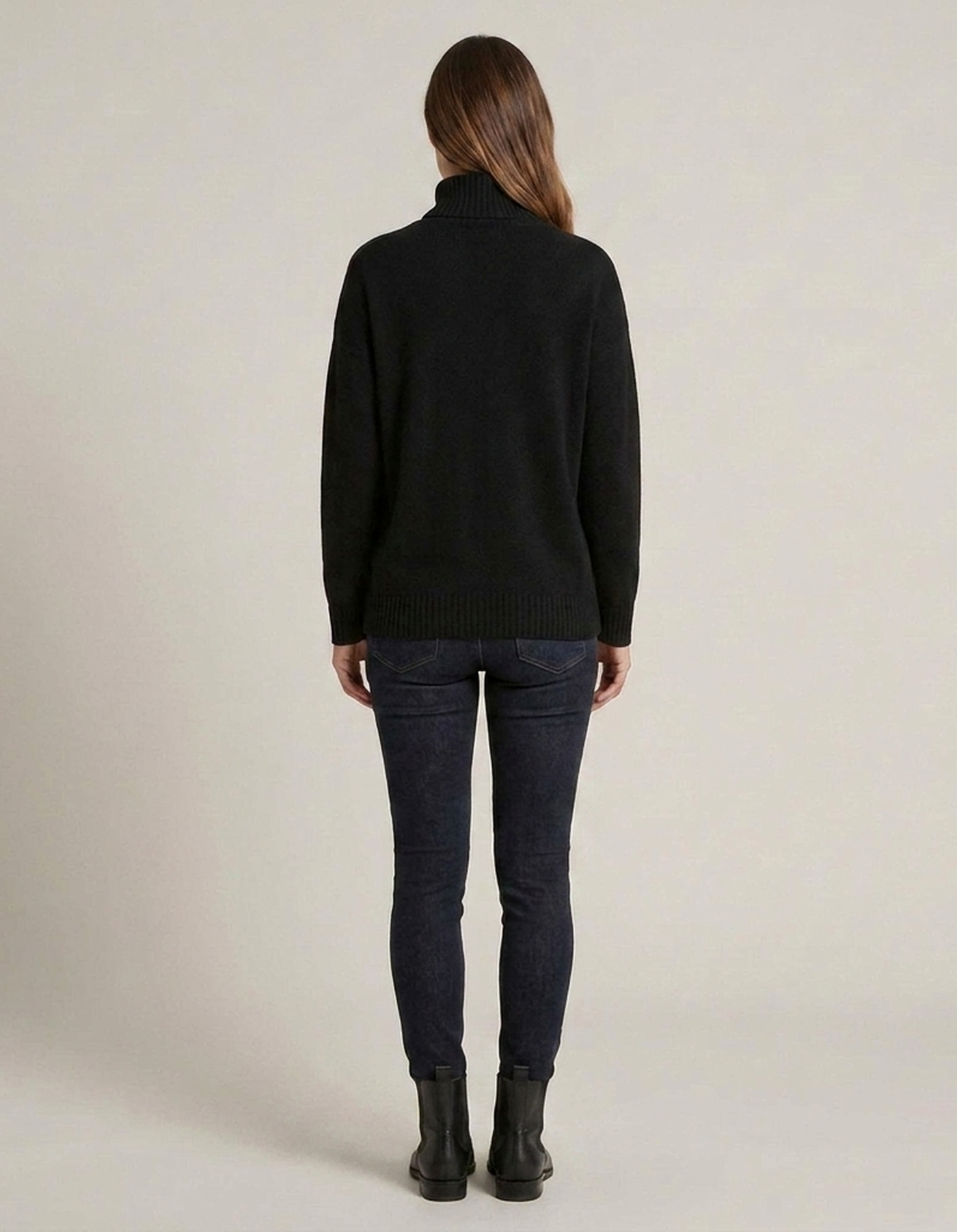 PLUXSTYLE::numise::celestia-relaxed-turtleneck-sweater::back
