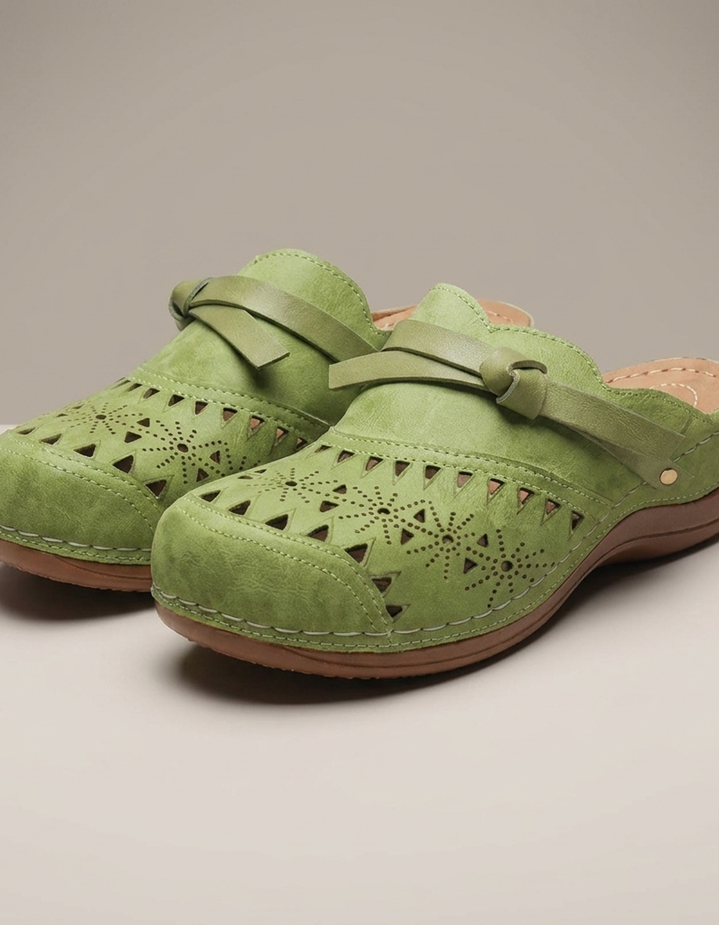 PLUXSTYLE::numise::womens-adjustable-everyday-clogs::pack-green