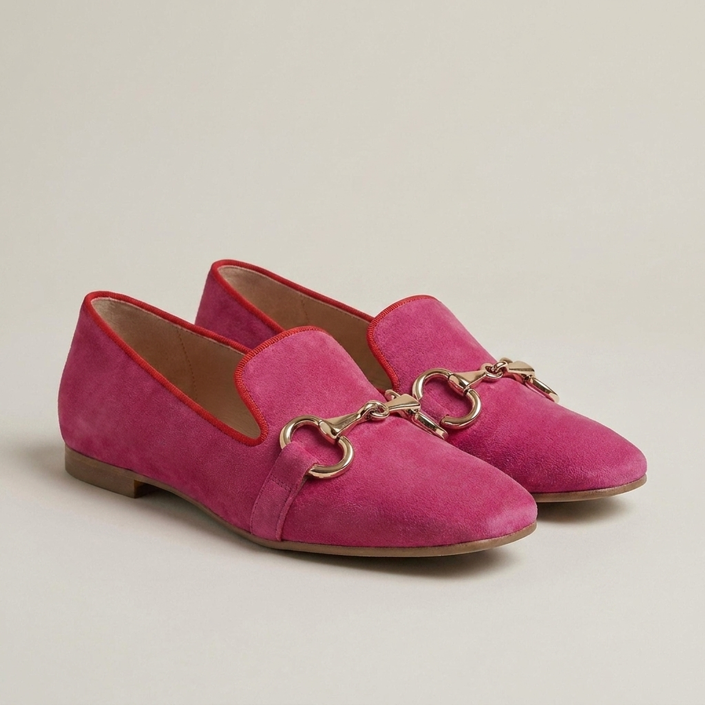PLUXSTYLE::numise::ava-deep-pink-chain-loafers::closeup-detail