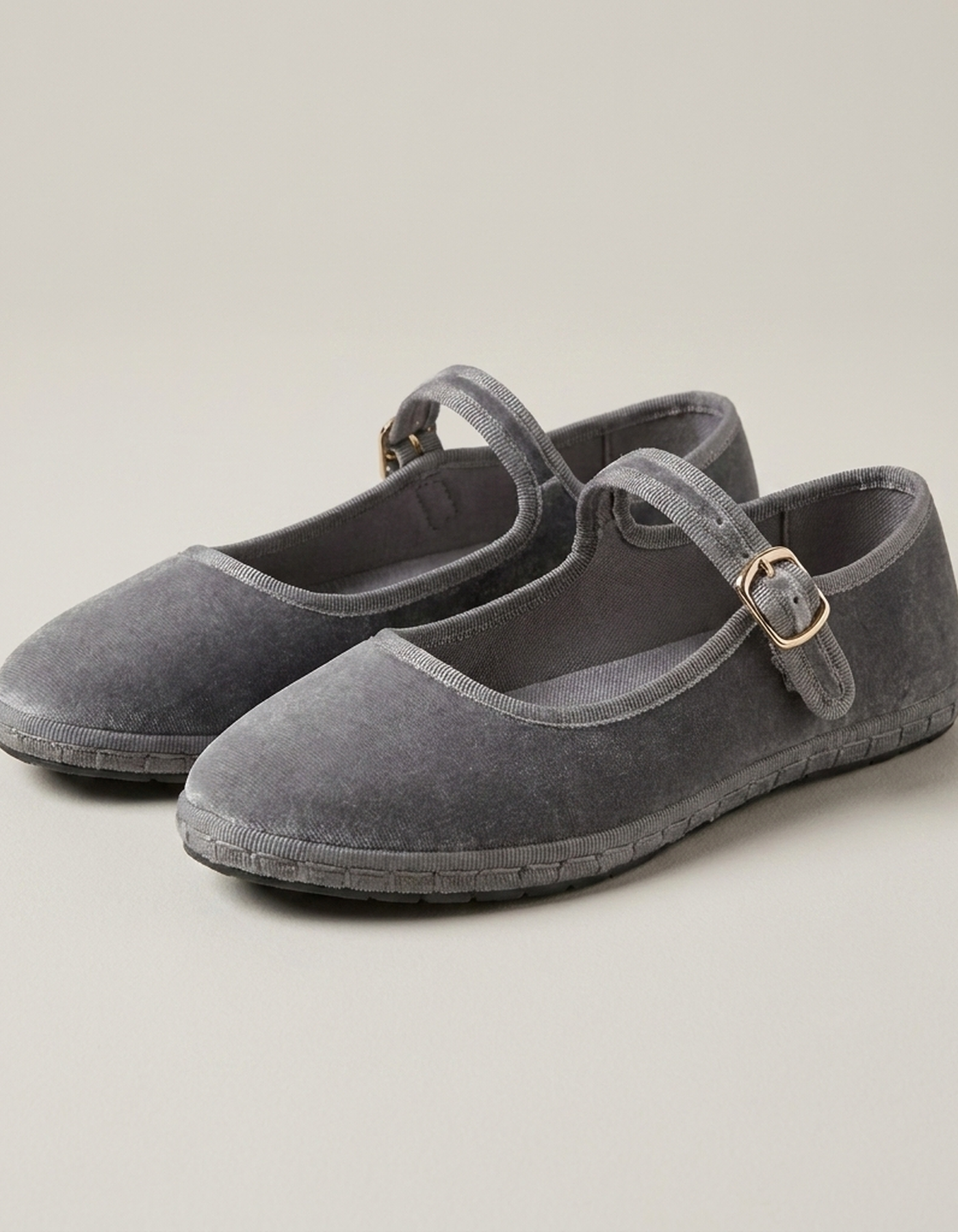 PLUXSTYLE::numise::buckle-strap-mary-jane-flats::pack-gray
