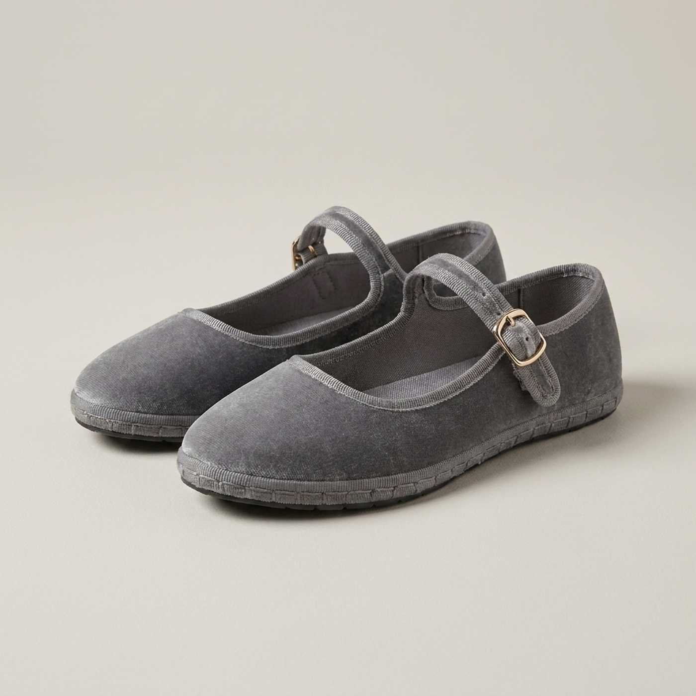 PLUXSTYLE::numise::buckle-strap-mary-jane-flats::pack-gray
