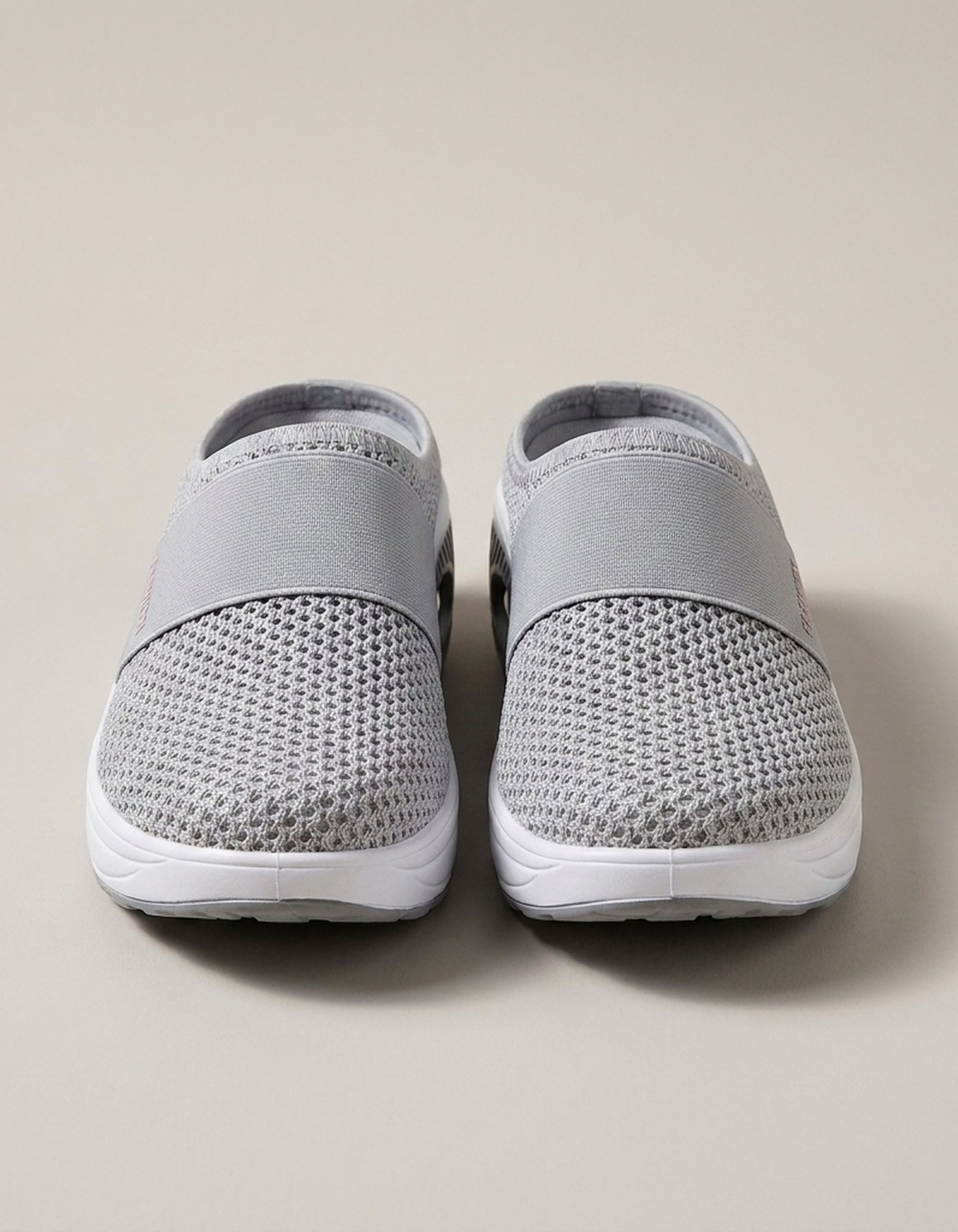 PLUXSTYLE::numise::air-cushion-slip-on-footwear::pack-light-gray