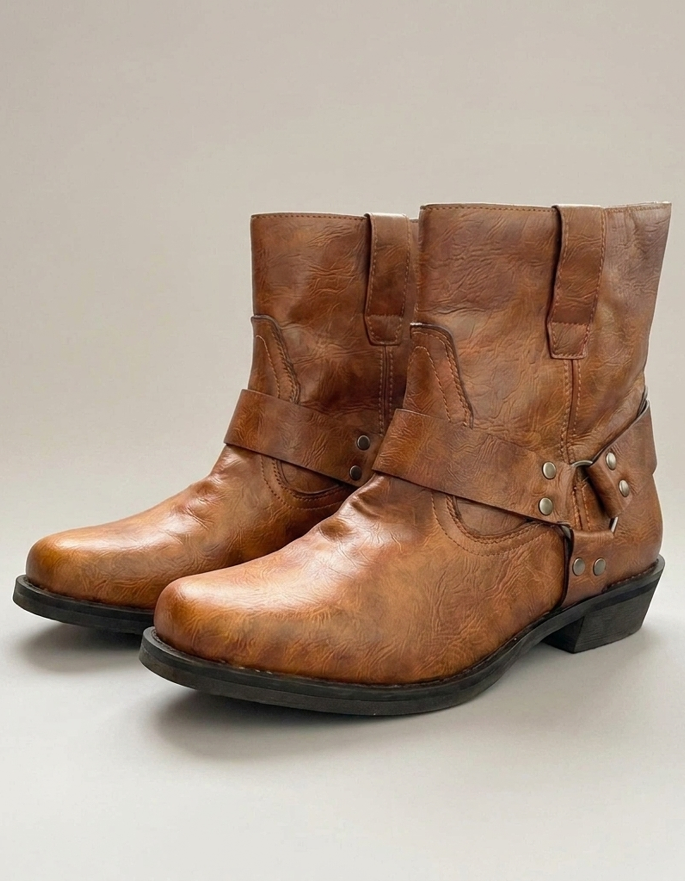PLUXSTYLE::numise::mens-harness-strap-ankle-boots::closeup-detail