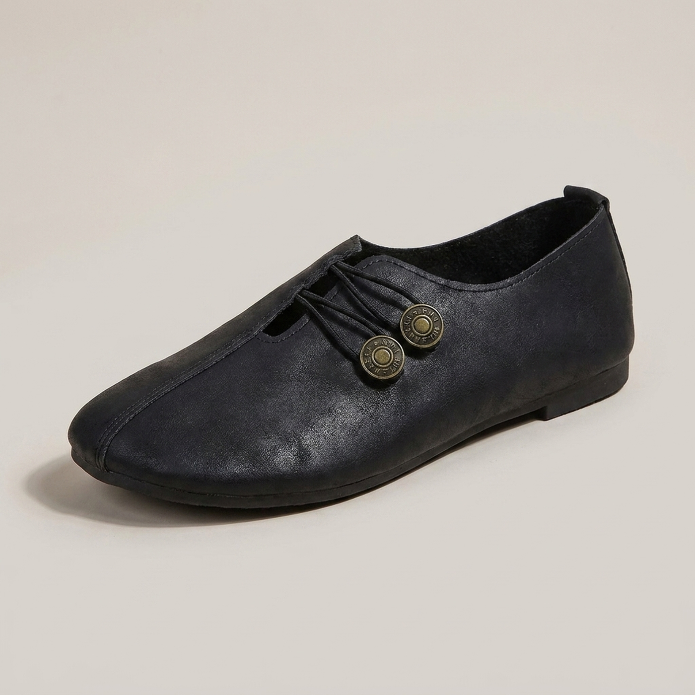 PLUXSTYLE::numise::jaimy-easy-fit-loafers::closeup-hero