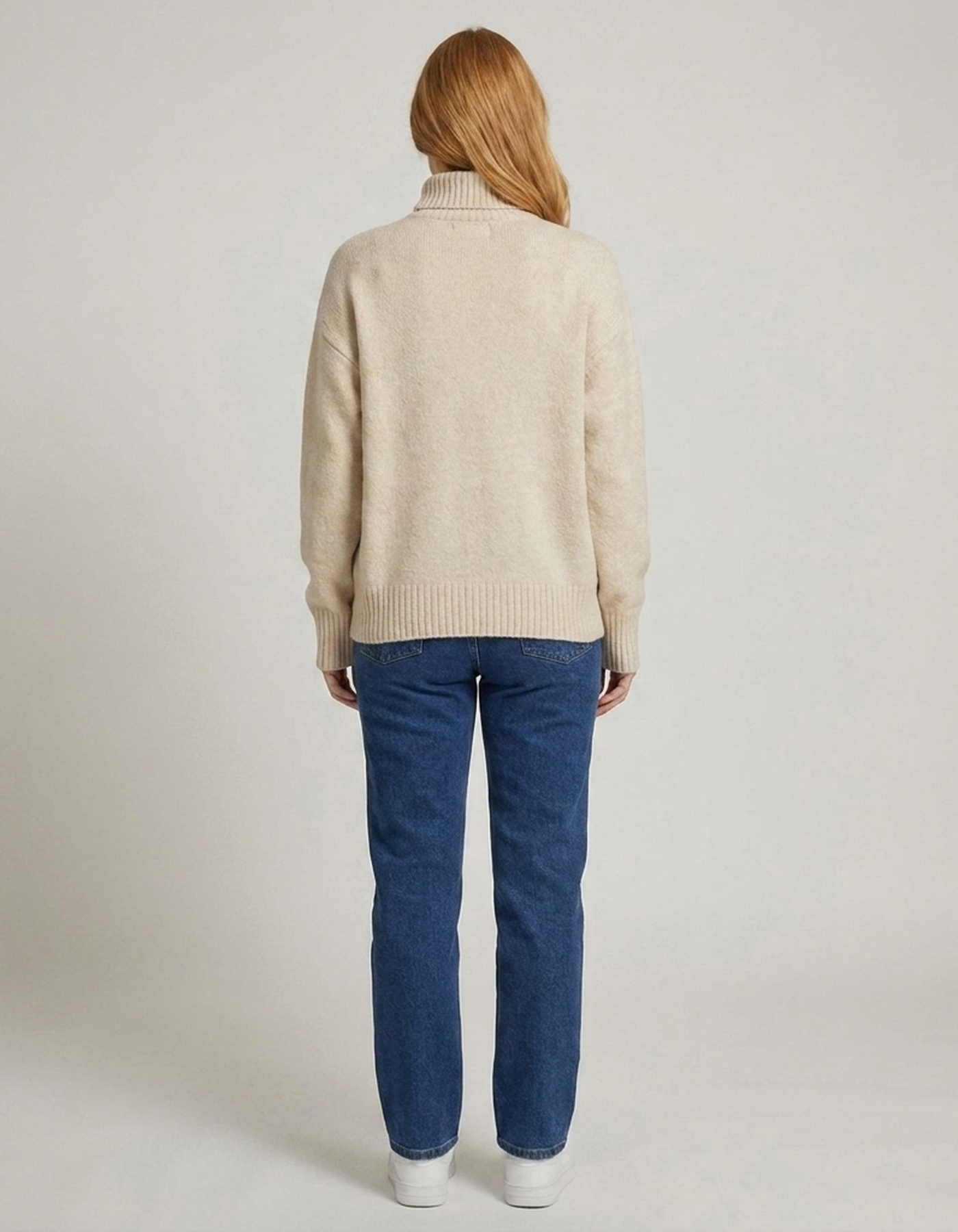 PLUXSTYLE::numise::amaya-relaxed-turtleneck-sweater::back