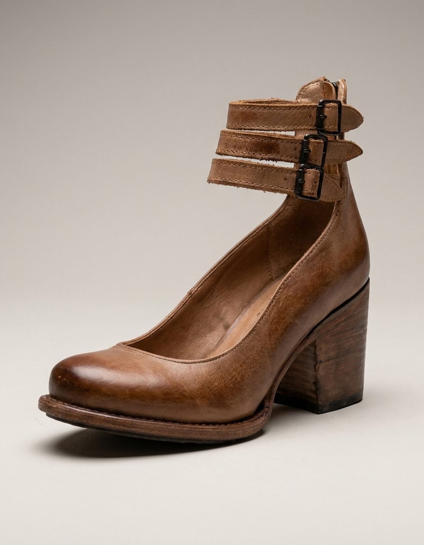 PLUXSTYLE::numise::graceful-comfort-ankle-boots::closeup-hero