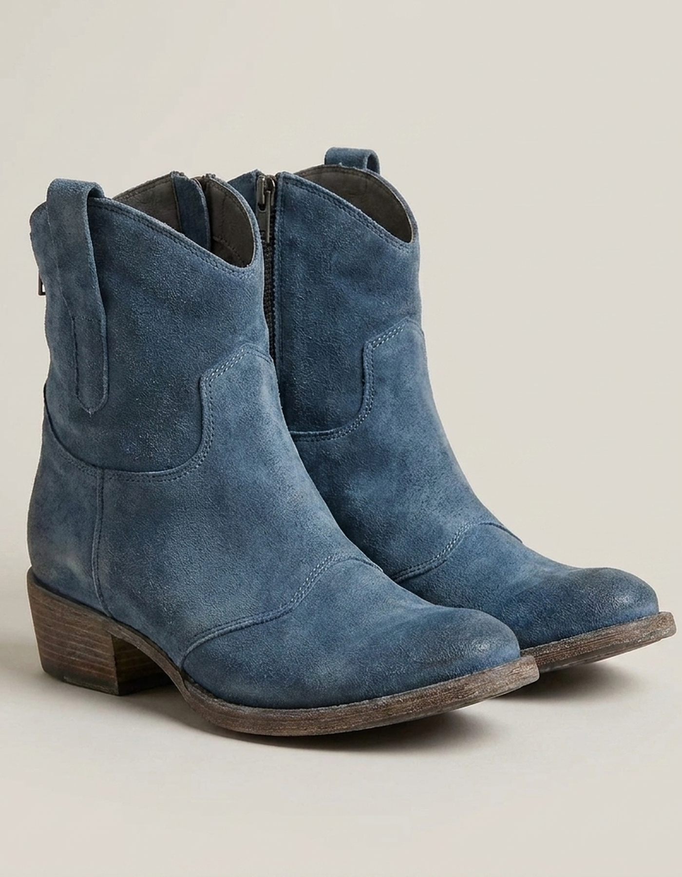 PLUXSTYLE::numise::charlotte-supportive-block-heel-boots::closeup-detail