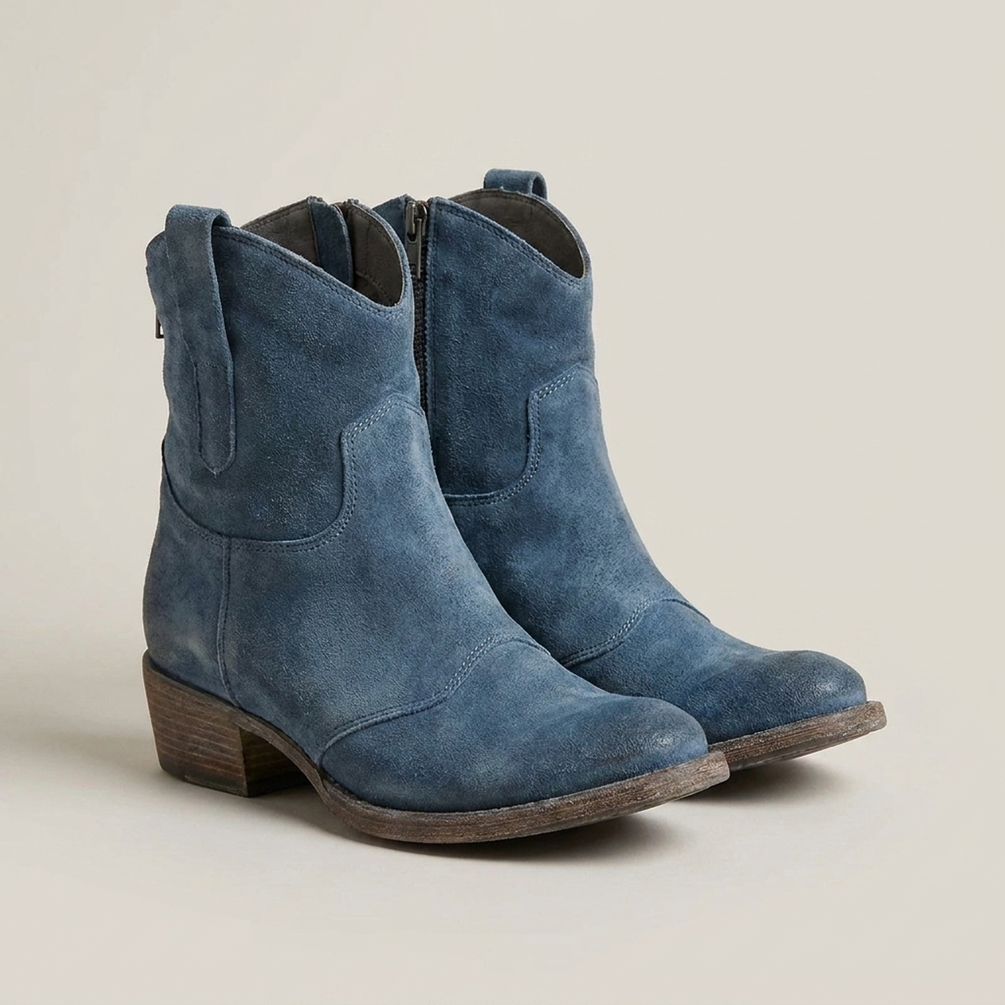 PLUXSTYLE::numise::charlotte-supportive-block-heel-boots::closeup-detail