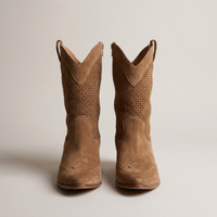 PLUXSTYLE::numise::amelia-perforated-cowboy-boots::pack-brown