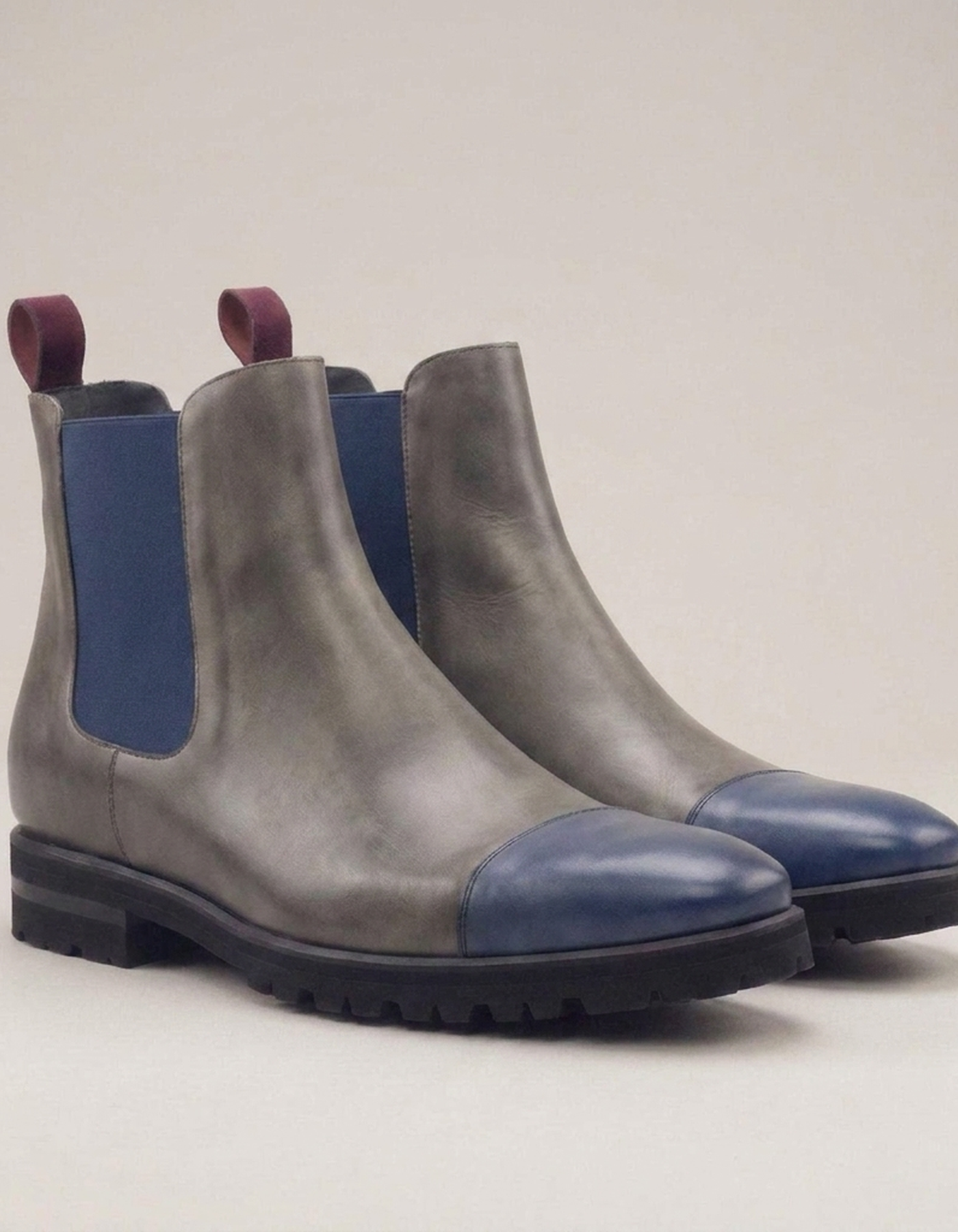 PLUXSTYLE::numise::dolcetta-everyday-chelsea-boots::closeup-detail