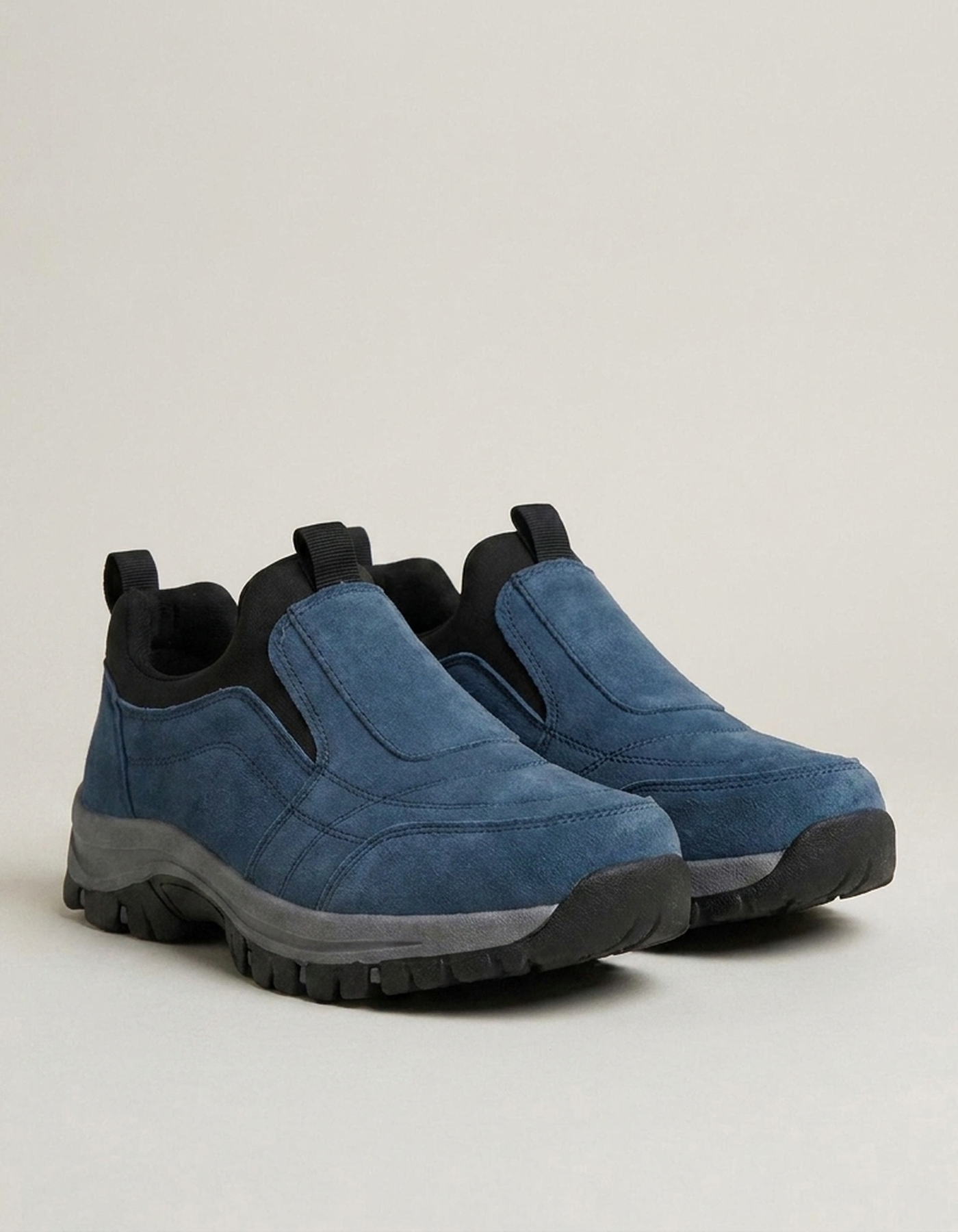 PLUXSTYLE::numise::mens-cushioned-slip-on-walking-shoes::closeup-detail