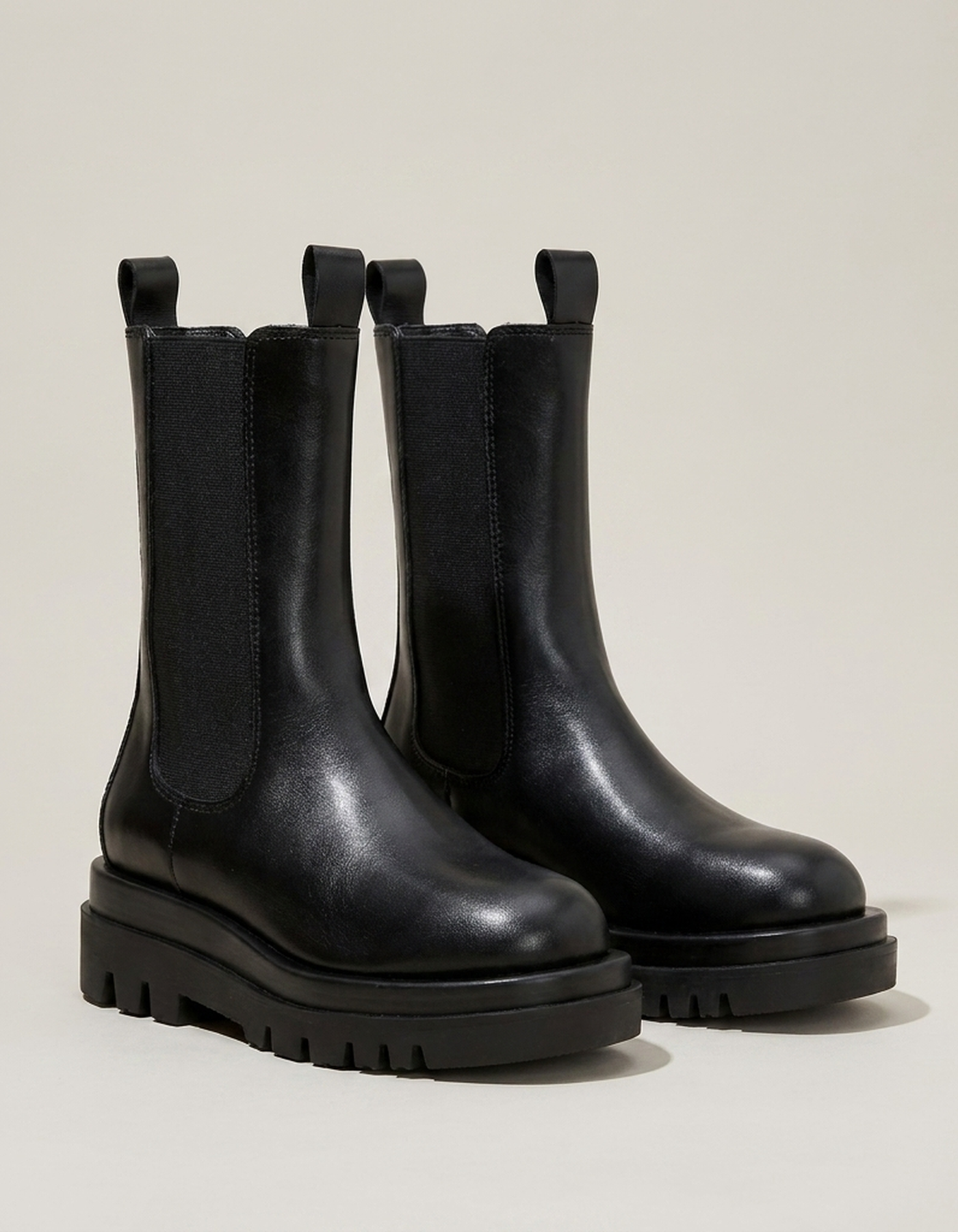 PLUXSTYLE::numise::urban-platform-chelsea-boots::pack-black