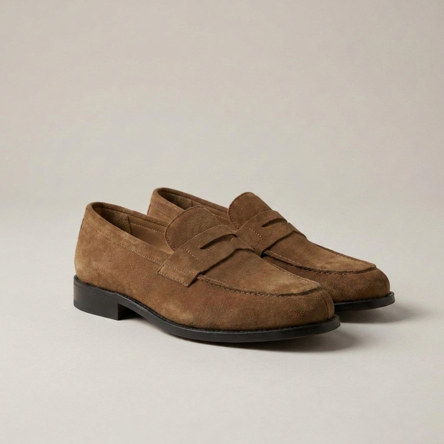 PLUXSTYLE::numise::classic-penny-loafers::closeup-detail