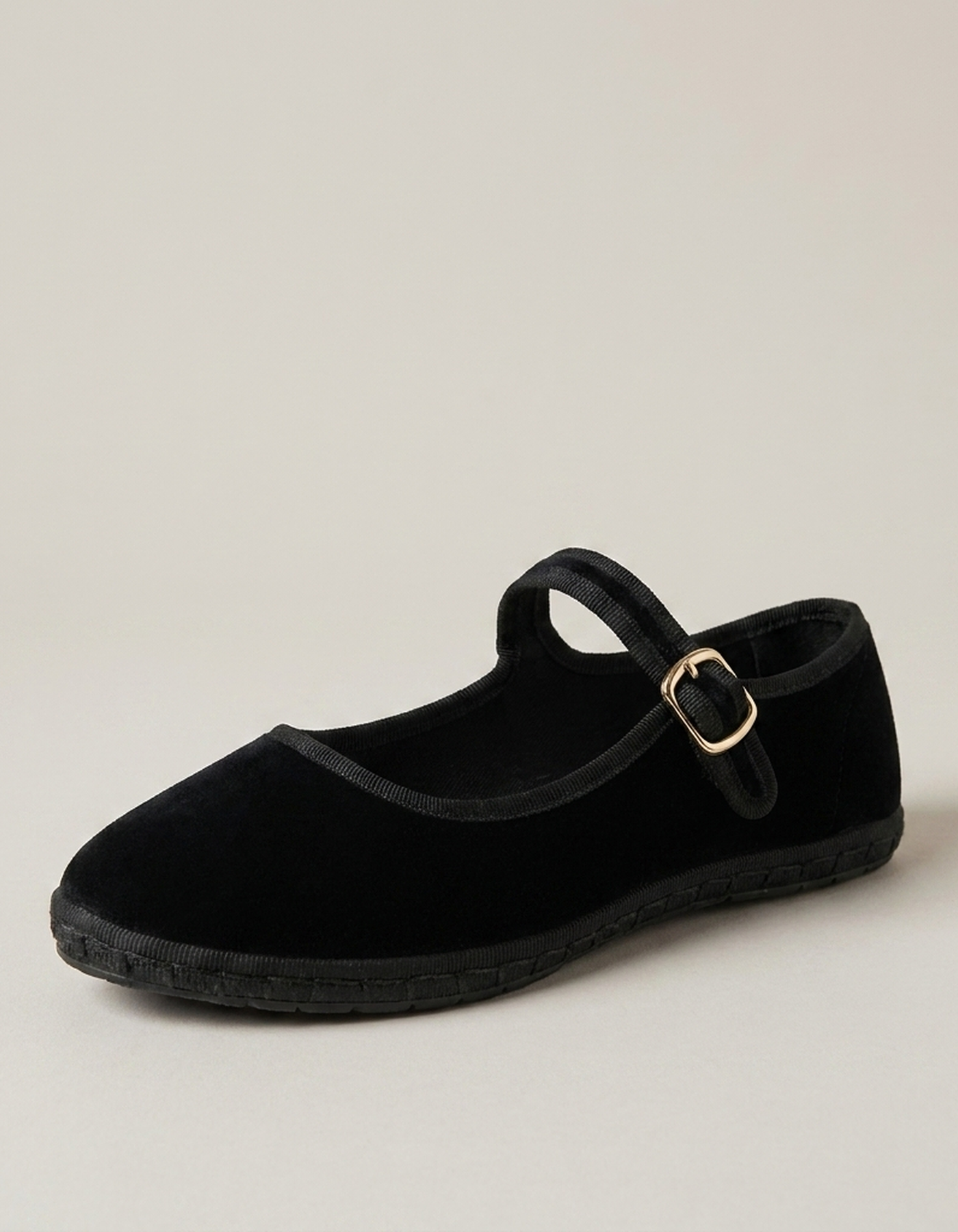 PLUXSTYLE::numise::buckle-strap-mary-jane-flats::closeup-hero