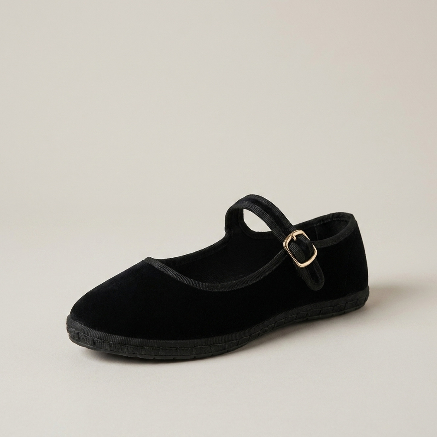 PLUXSTYLE::numise::buckle-strap-mary-jane-flats::closeup-hero